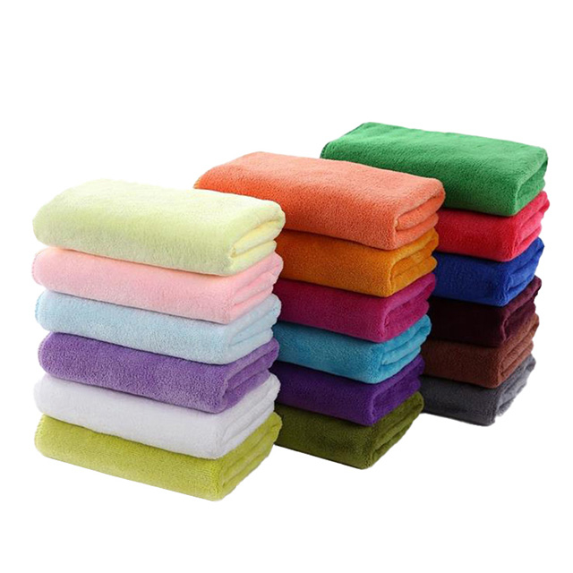 Brugerdefineret mikrofiber badeh&aring;ndkl&aelig;de engros